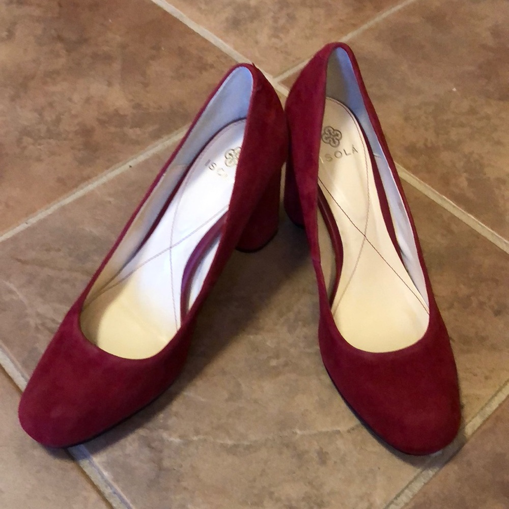 Red suede Isola chunky heel pumps 9 1/2